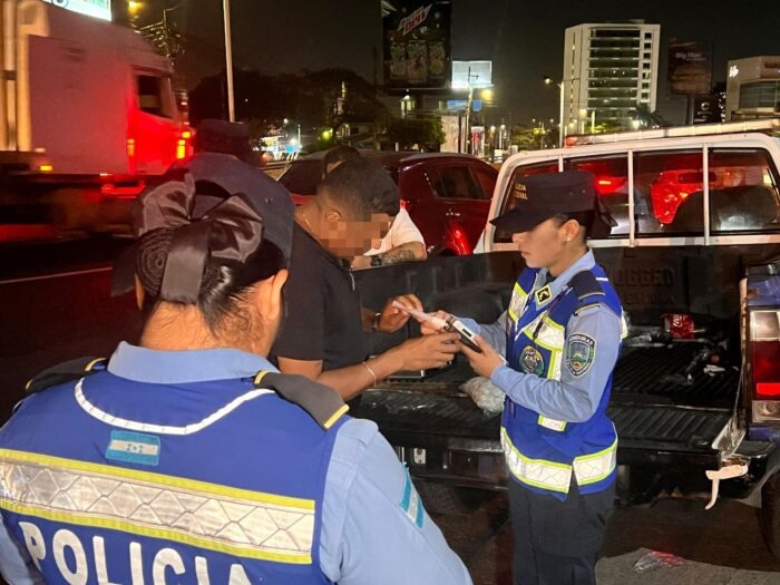 DNVT decomisa 130 permisos de conducir a conductores en estado de ebriedad